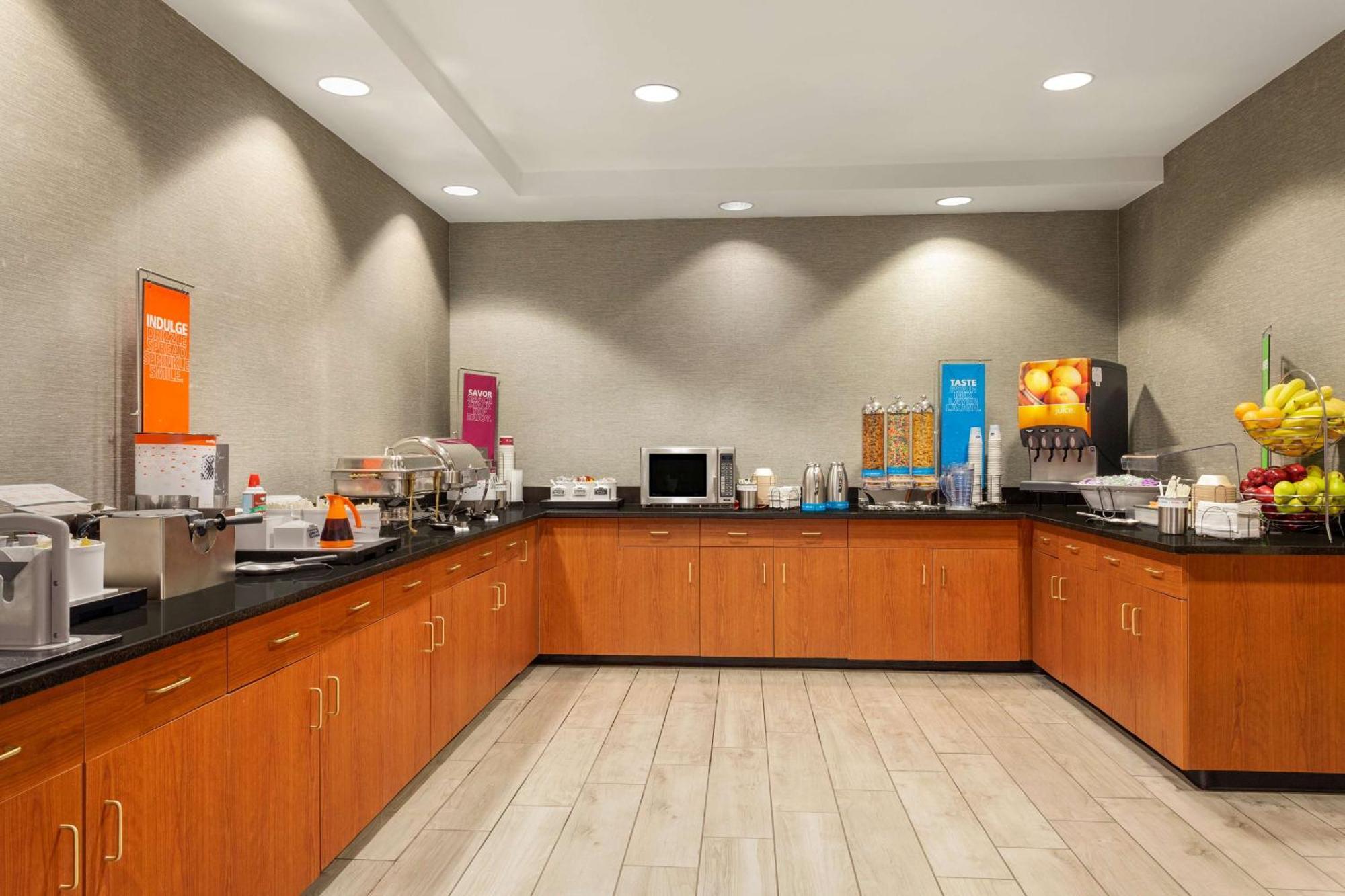 Hampton Inn & Suites Denver-Cherry Creek Exterior foto